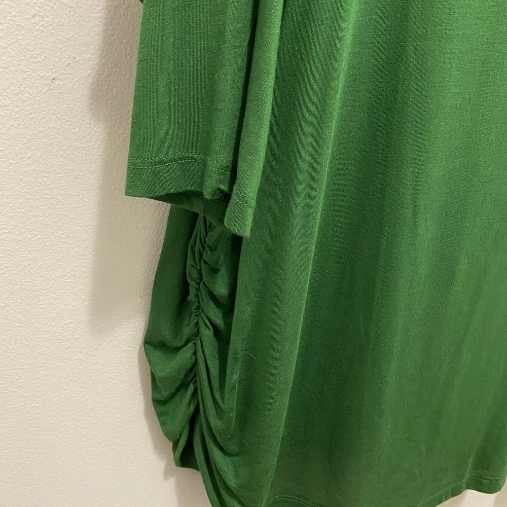 NWT Femme Ladies Green Blouse Size XL Scoop Neck, Gathered sides. - Picture 3 of 11